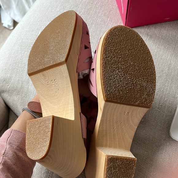 Anthropologie Swedish Hasbeens NWT Lacy Clog Sandal Pale Pink Best Classic 🌸❤️🌈 - Picture 13 of 13
